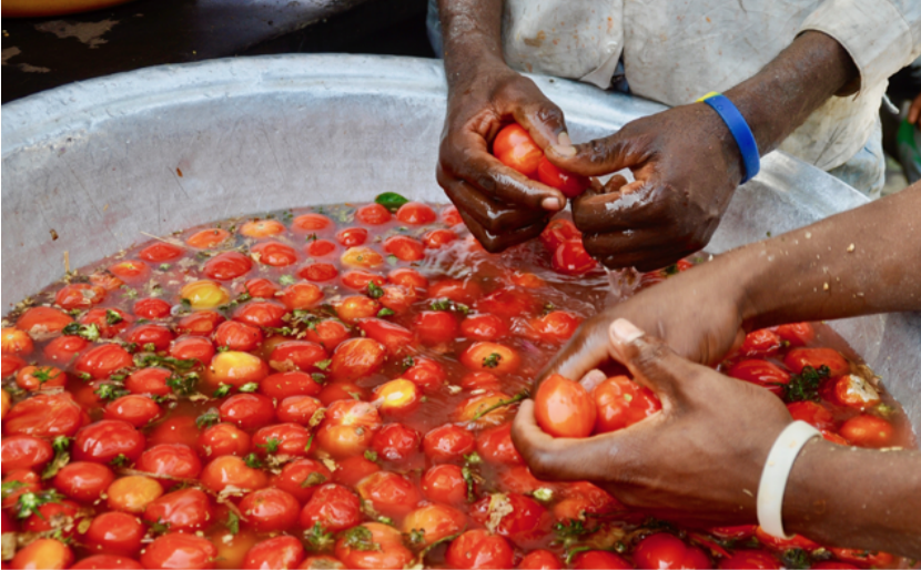 Washing tomatoes